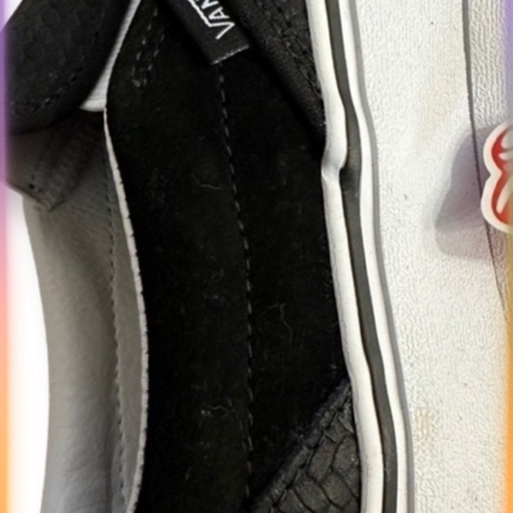 Vans Unisex 1.5” platform Classic Slip-On Embossed Suede Black/True White NIB - Picture 5 of 15